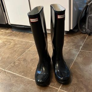 Tall black Hunter rainboots